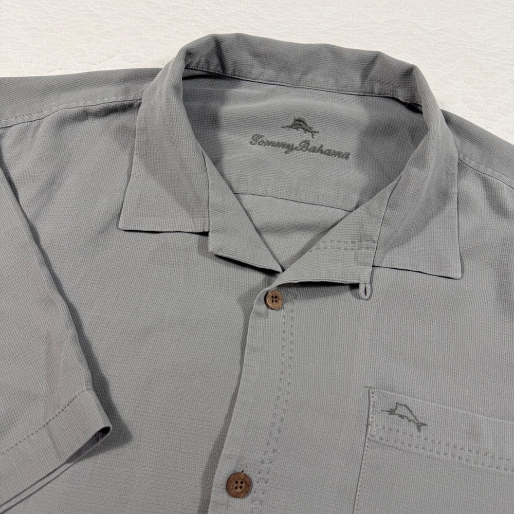 Tommy Bahama Men XXL Gray Short Sleeve Button Front Shirt Silk Blend Islandzone